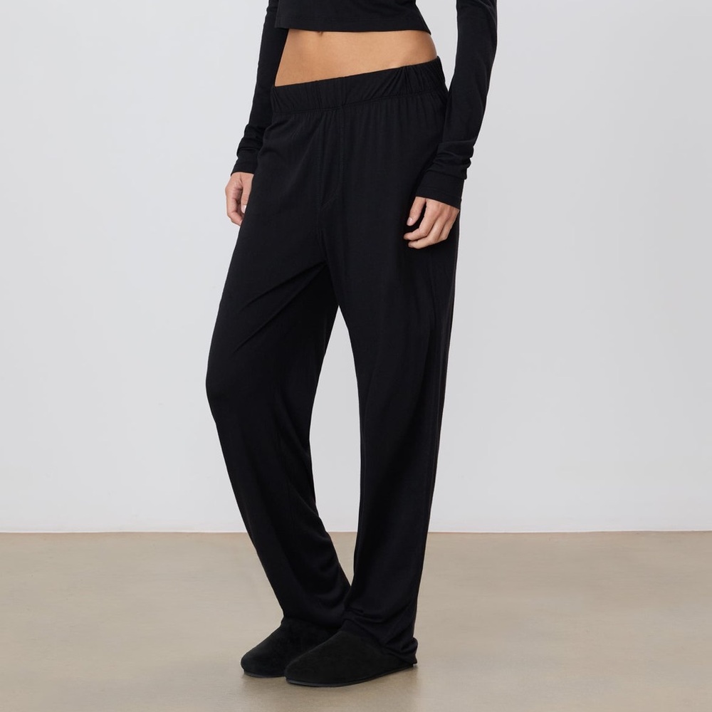 ETERNE Lounge Pant in Black Loungewear in Size Small - Relax Cozy Luxury Basics